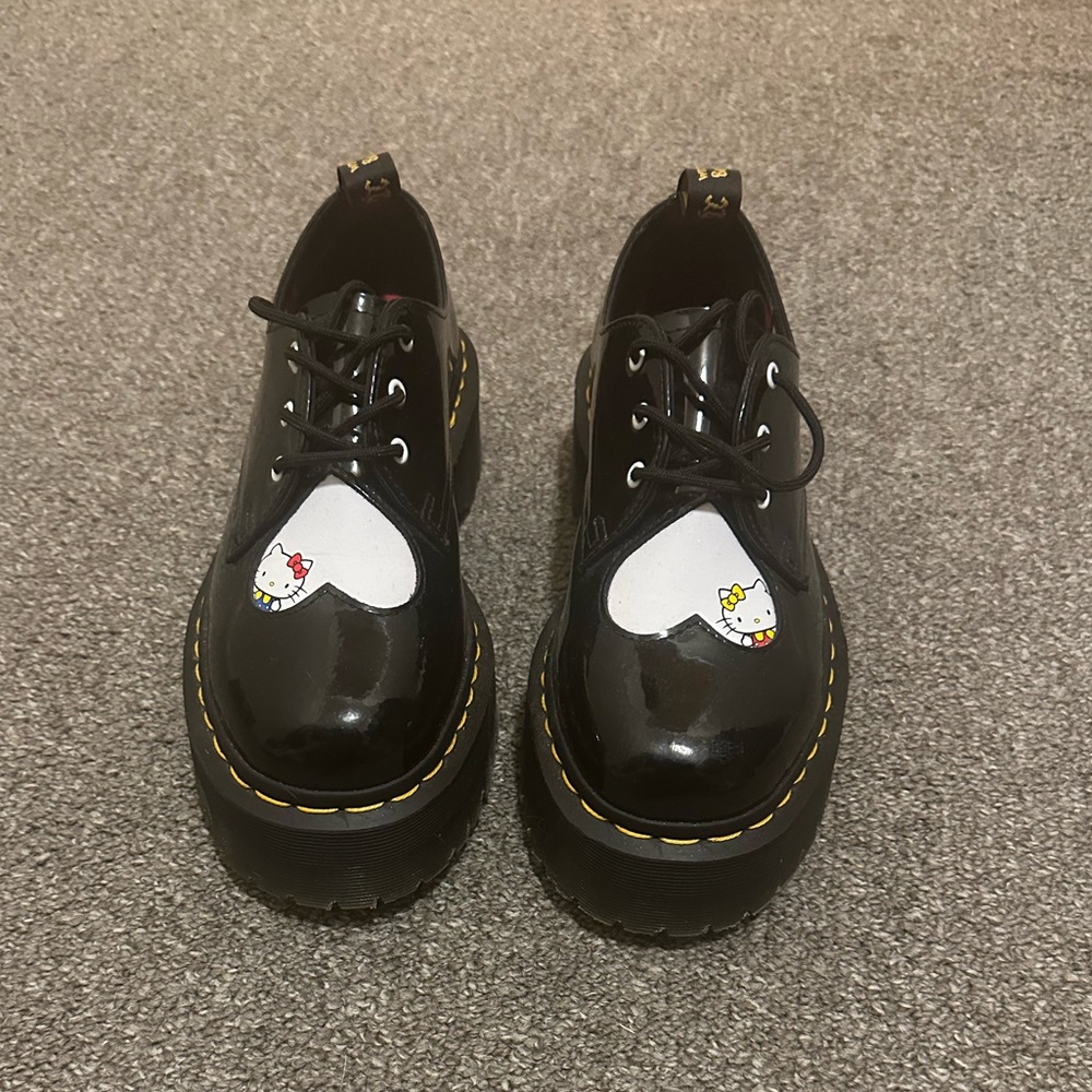 HELLO KITTY DOC MARTENS